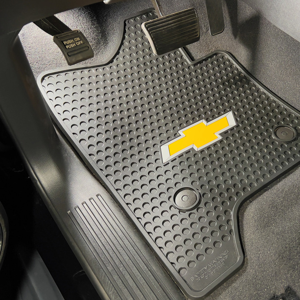 Chevy Suburban/Tahoe 2015-2020 Signature Rubber® Floor Mats with Logo