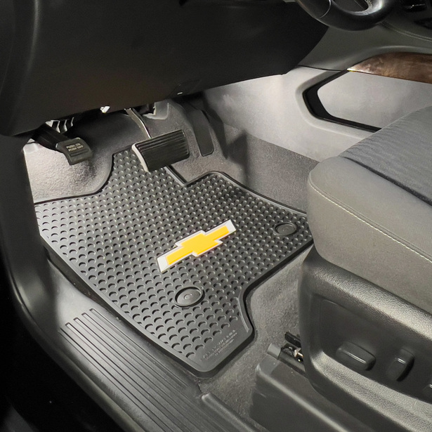 Chevy Silverado 2014-2019 Signature Rubber® Floor Mats with Logo