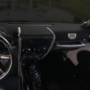 Jeep Grand Cherokee "Jeep Grill" logo Ltd. Edition Custom Dash Cover